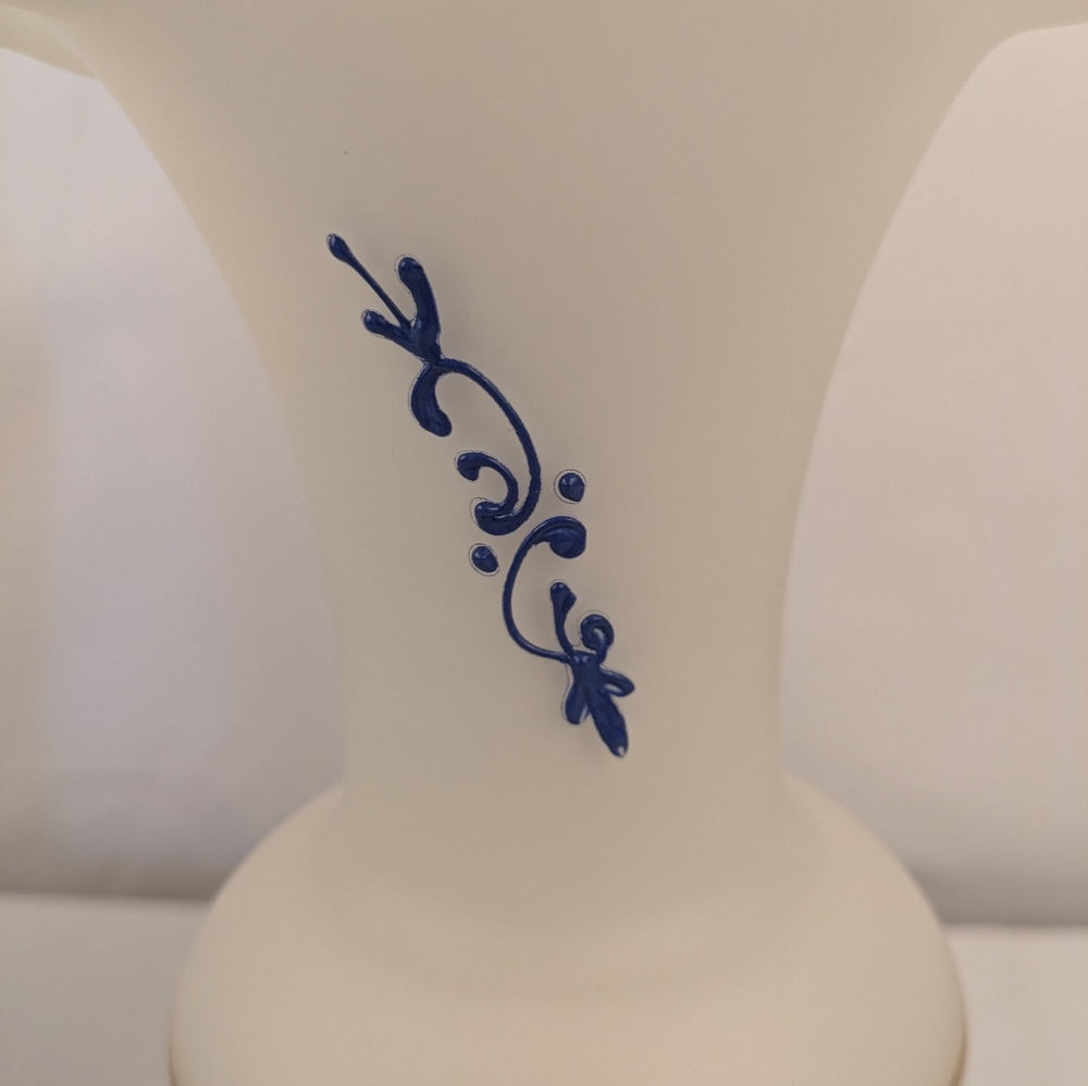 Vintage Frosted Glass Vases - Picture 8 of 10